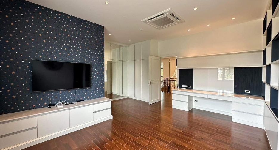 For sale 4 bedrooms house in Thawi Watthana, Bangkok