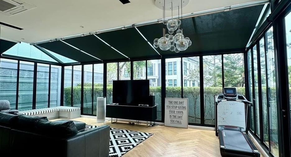 For sale 4 bedrooms house in Thawi Watthana, Bangkok