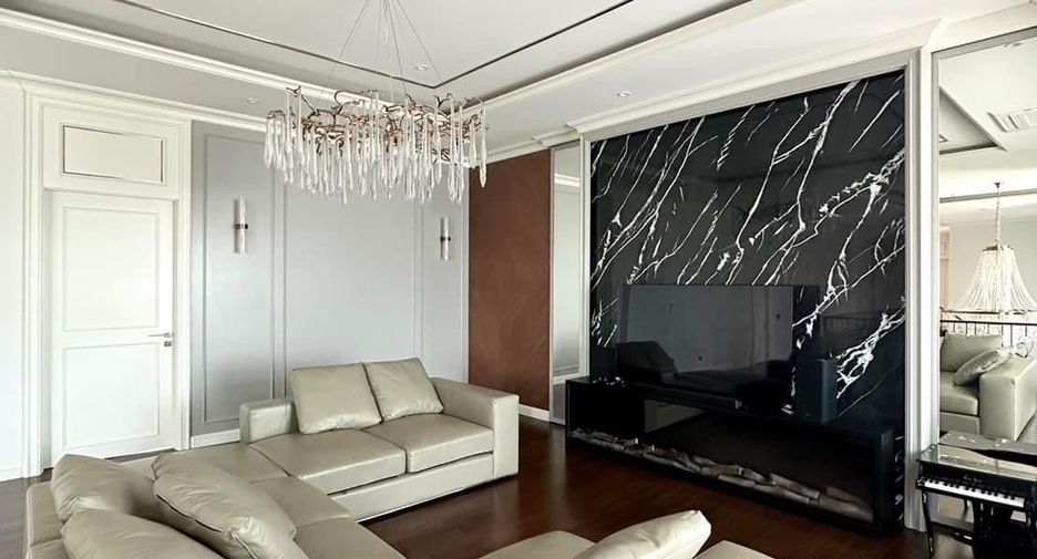 For sale 4 bedrooms house in Thawi Watthana, Bangkok