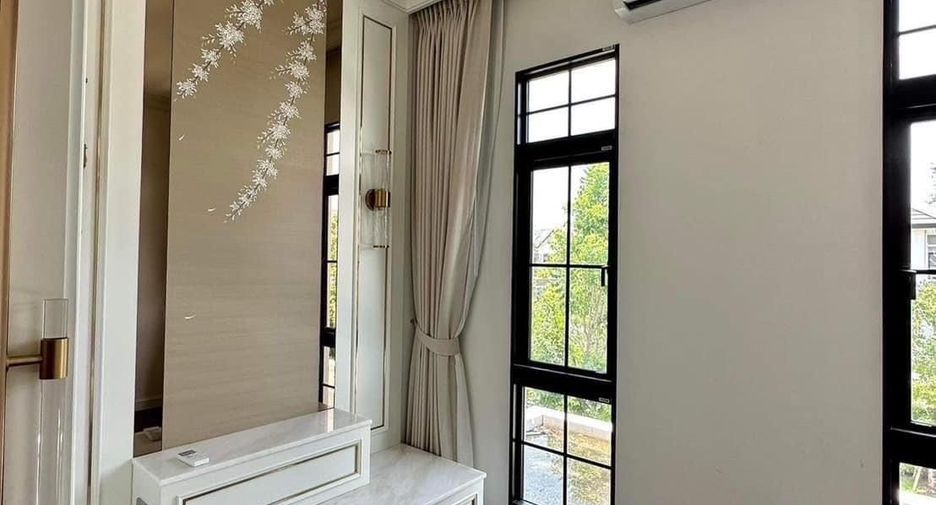 For sale 4 bedrooms house in Thawi Watthana, Bangkok