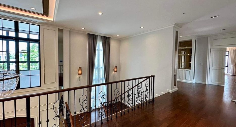 For sale 4 bedrooms house in Thawi Watthana, Bangkok