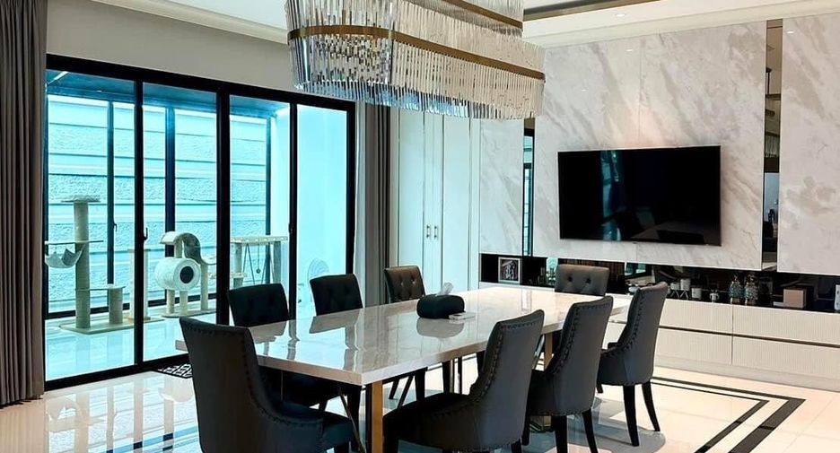For sale 4 bedrooms house in Thawi Watthana, Bangkok