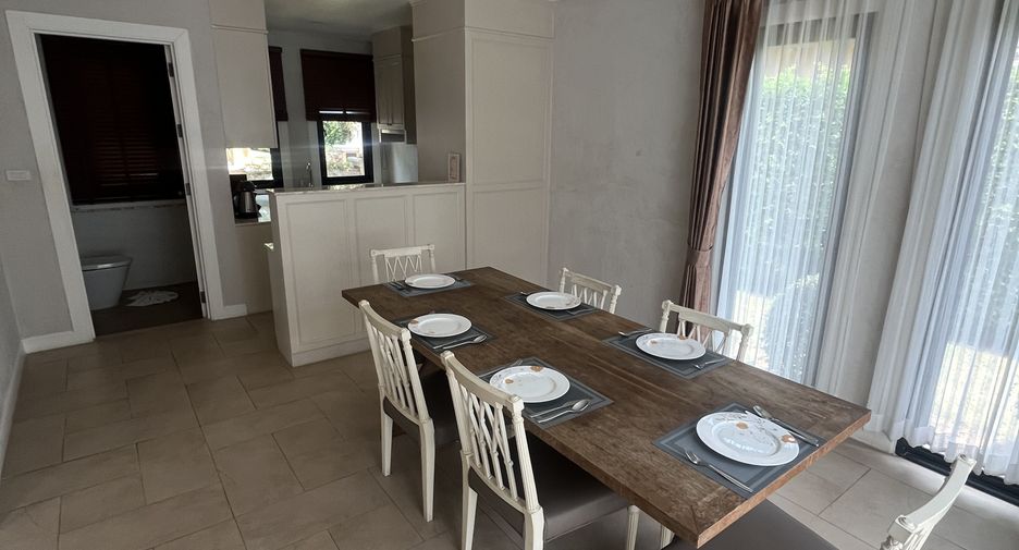 Villa en alquiler de 3 habitaciones en Sattahip, Chonburi