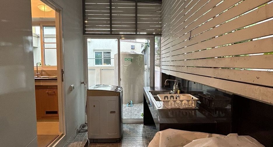 À vendre et à louer 4 chambres maison à Mueang Phuket, Phuket