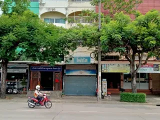 For sale and for rent 4 bedrooms retail Space in Prawet, Bangkok