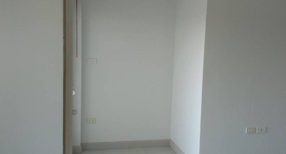 For rent 3 bedrooms townhouse in Si Racha, Chonburi