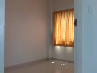 Casa adosada en alquiler de 3 habitaciones en Si Racha, Chonburi