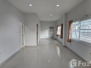 Casa adosada en alquiler de 3 habitaciones en Si Racha, Chonburi