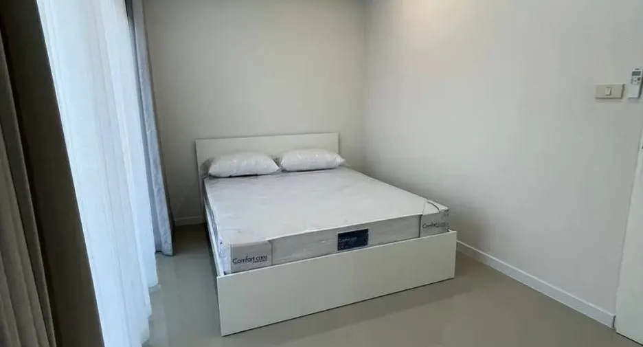 Casa en alquiler de 3 habitaciones en Bang Lamung, Chonburi
