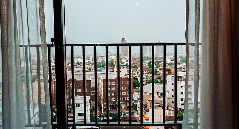 For sale studio condo in Bang Phlat, Bangkok