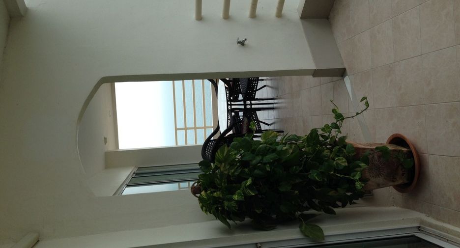 Condo en alquiler de 2 habitaciones en Bang Lamung, Chonburi