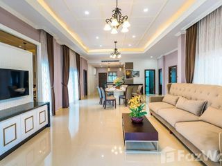 Villa en alquiler de 3 habitaciones en Bang Lamung, Chonburi
