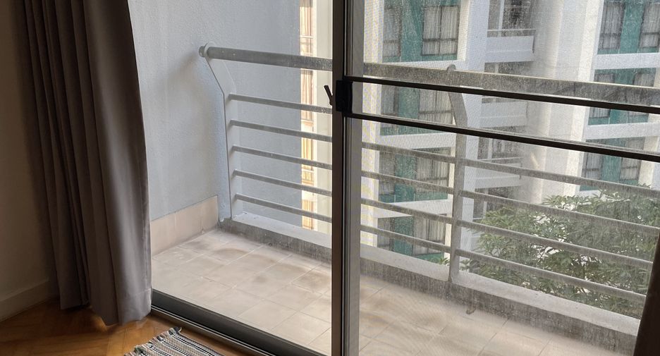 For sale 2 bedrooms condo in Yan Nawa, Bangkok