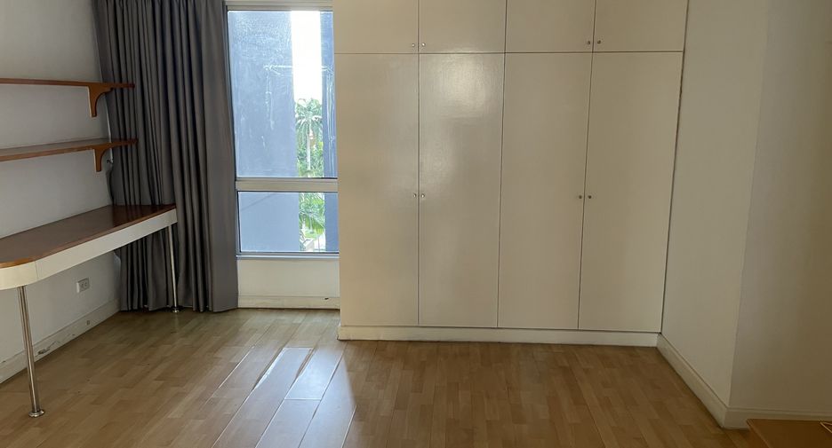 For sale 2 bedrooms condo in Yan Nawa, Bangkok