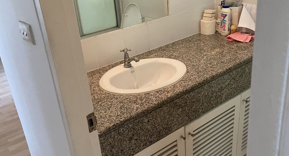 For sale 2 bedrooms condo in Yan Nawa, Bangkok