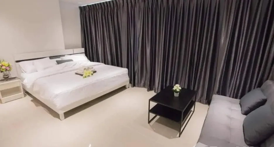 Casa en venta y en alquiler de 5 habitaciones en Bang Lamung, Chonburi