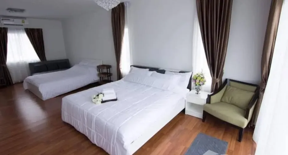 Casa en venta y en alquiler de 5 habitaciones en Bang Lamung, Chonburi