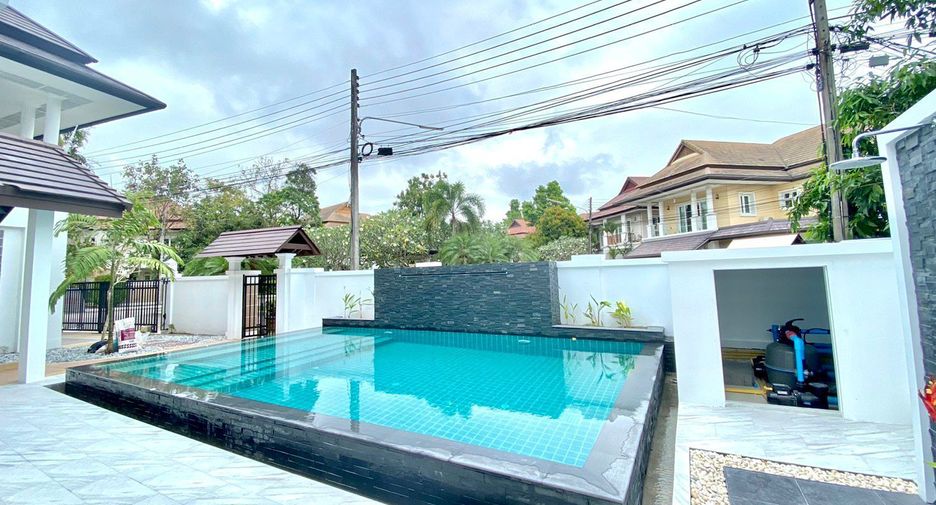 À vendre et à louer 4 chambres villa à Mueang Phuket, Phuket