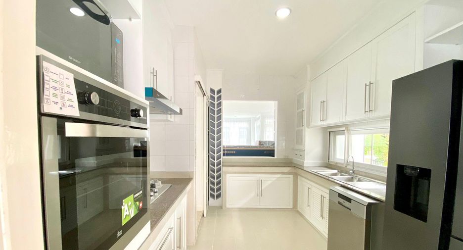 À vendre et à louer 4 chambres villa à Mueang Phuket, Phuket