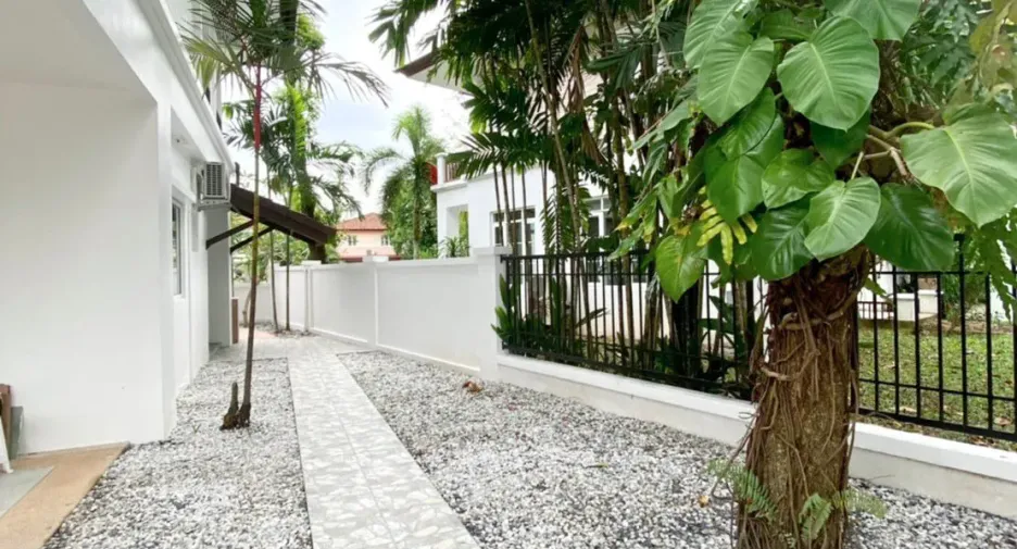 À vendre et à louer 4 chambres villa à Mueang Phuket, Phuket