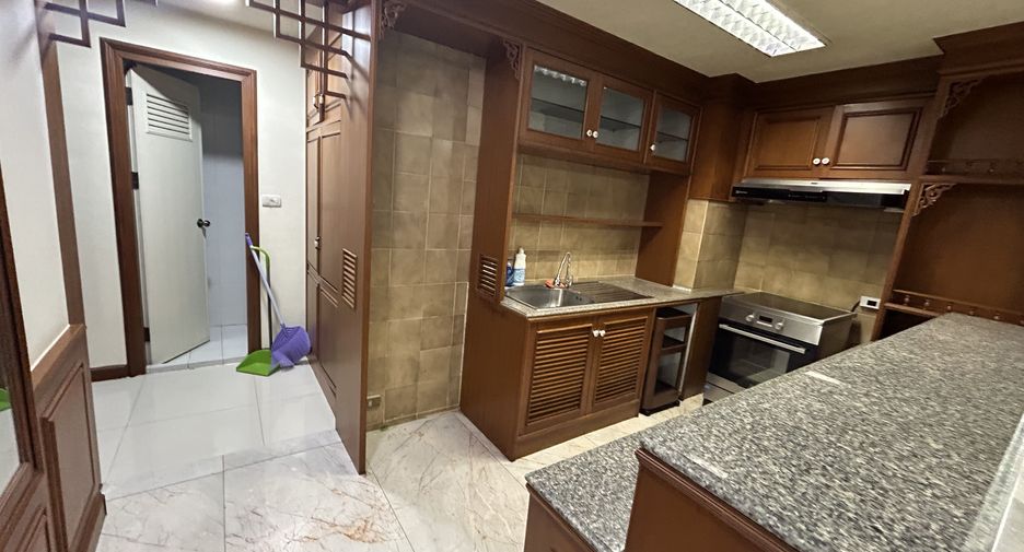 ขาย 3 ห้องนอน คอนโด ใน วัฒนา, กรุงเทพฯ