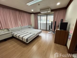 For sale 3 bedrooms condo in Watthana, Bangkok