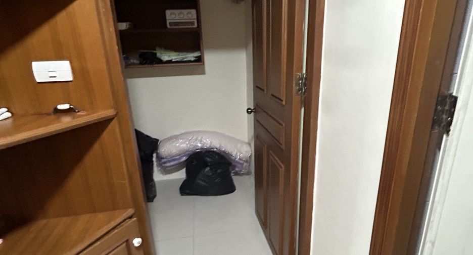 ขาย 3 ห้องนอน คอนโด ใน วัฒนา, กรุงเทพฯ