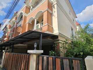 Продажа 3 спальни таунхаус в Лат Пхрао, Бангкок