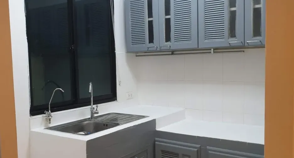 For rent and for sale 3 bedrooms townhouse in Mueang Nonthaburi, Nonthaburi