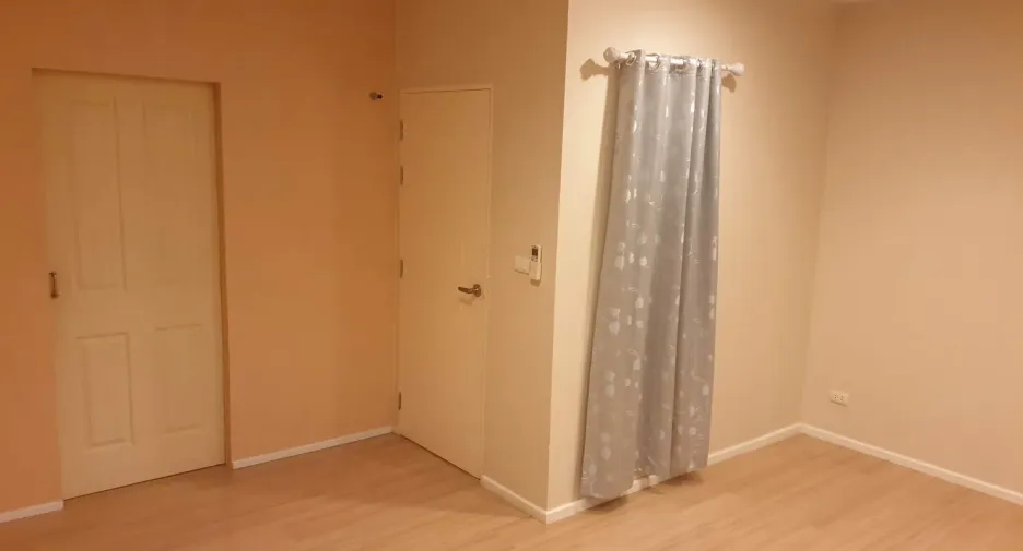For rent and for sale 3 bedrooms townhouse in Mueang Nonthaburi, Nonthaburi