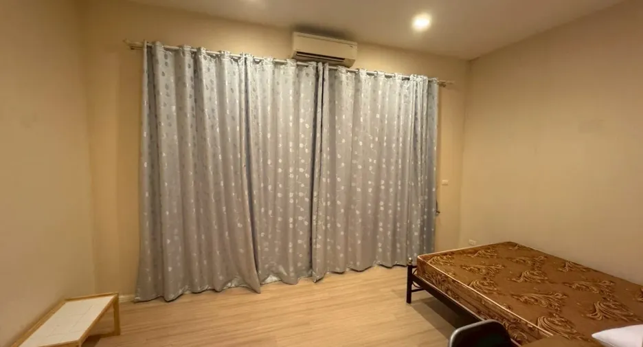 For rent and for sale 3 bedrooms townhouse in Mueang Nonthaburi, Nonthaburi