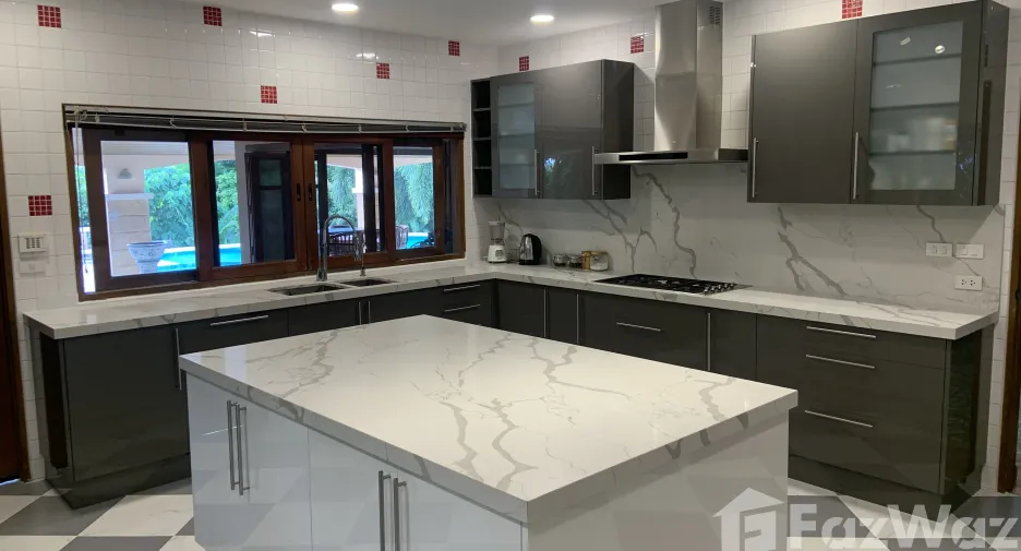 For sale そして for rent 6 ベッドルーム villa in Mueang Phuket, Phuket