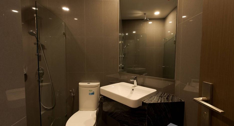 For sale 2 ベッドルーム condo in Bang Rak, Bangkok