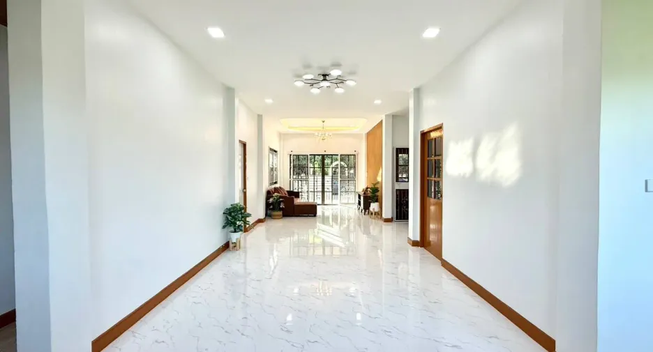 For sale 4 bedrooms house in Nong Chok, Bangkok