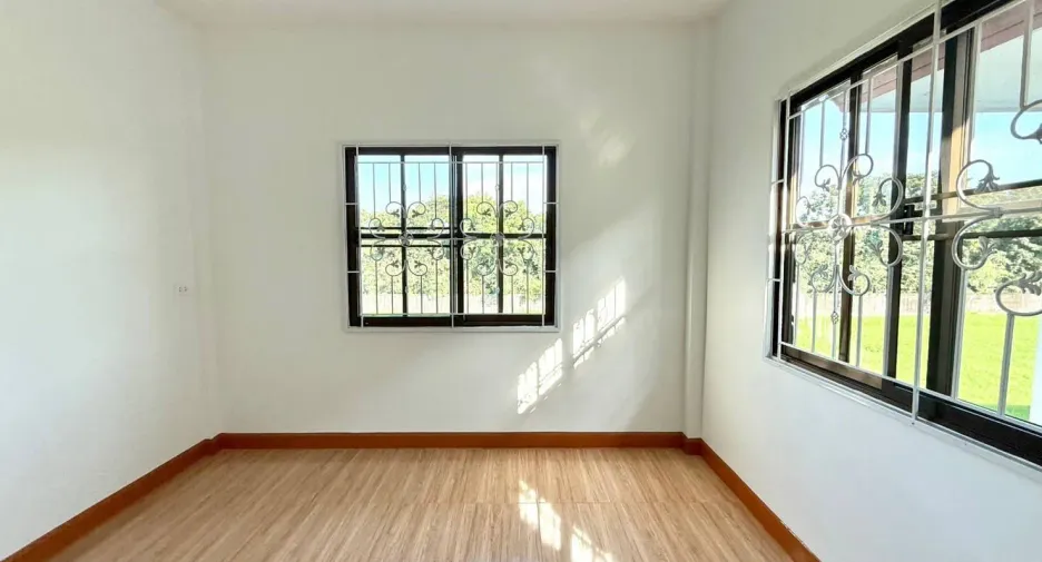 For sale 4 bedrooms house in Nong Chok, Bangkok