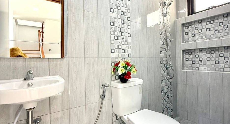 For sale 4 bedrooms house in Nong Chok, Bangkok