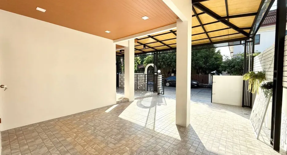 For sale 4 bedrooms house in Nong Chok, Bangkok