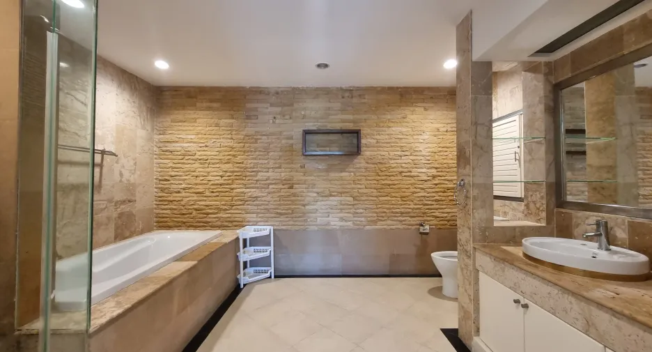 For sale and for rent 2 bedrooms condo in Mueang Phuket, Phuket