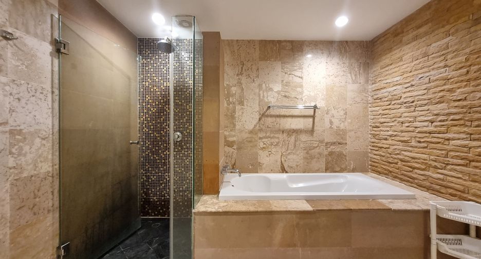 For sale and for rent 2 bedrooms condo in Mueang Phuket, Phuket