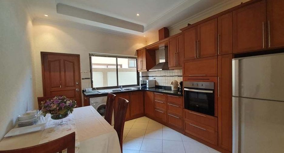 For rent 3 bedrooms villa in Bang Lamung, Chonburi