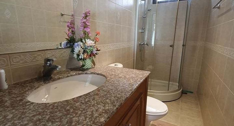 For rent 3 bedrooms villa in Bang Lamung, Chonburi