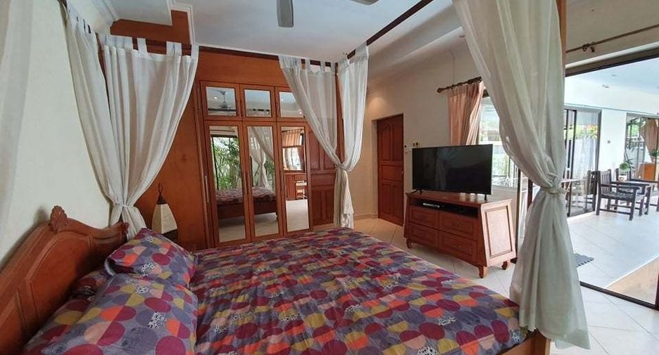 For rent 3 bedrooms villa in Bang Lamung, Chonburi