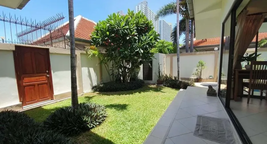 For rent 3 bedrooms villa in Bang Lamung, Chonburi