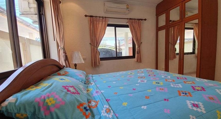 For rent 3 bedrooms villa in Bang Lamung, Chonburi