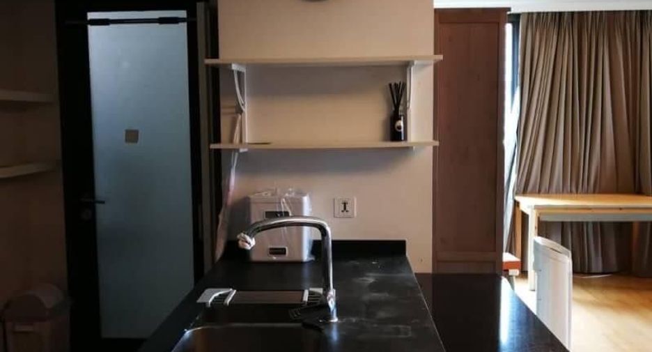 Condo en venta y en alquiler de 3 habitaciones en Pathum Wan, Bangkok
