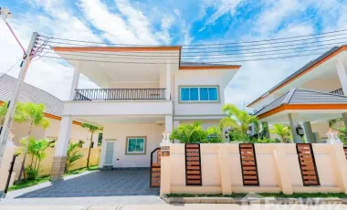 Casa en venta de 4 habitaciones en Bang Lamung, Chonburi