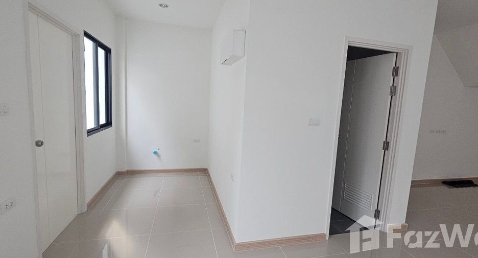 For sale 3 bedrooms townhouse in Prawet, Bangkok