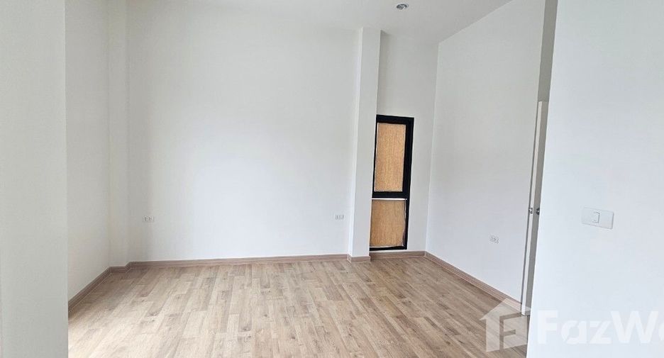 For sale 3 bedrooms townhouse in Prawet, Bangkok