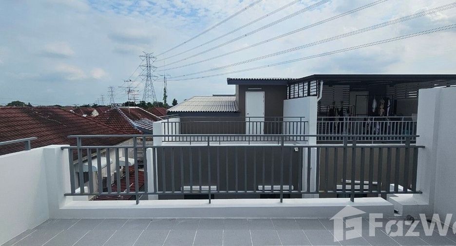 For sale 3 bedrooms townhouse in Prawet, Bangkok