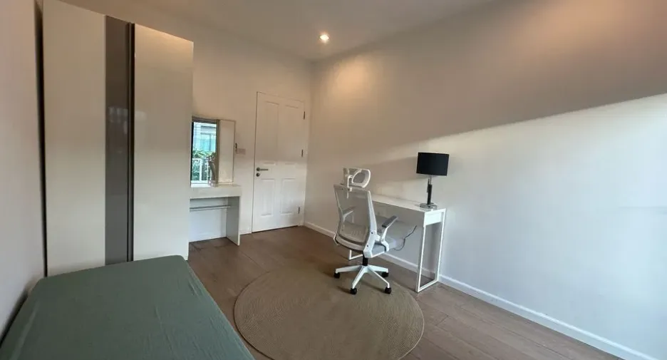 For sale and for rent 3 bedrooms townhouse in Thalang, Phuket